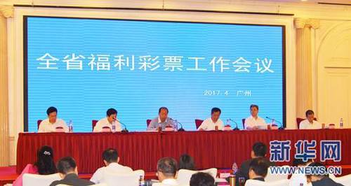 亚洲欧美另类自拍第一页